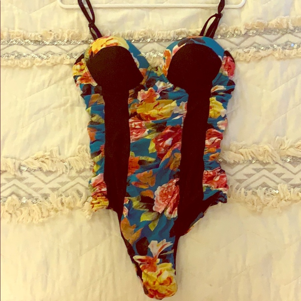 SEVENTH WONDERLAND One Piece suit